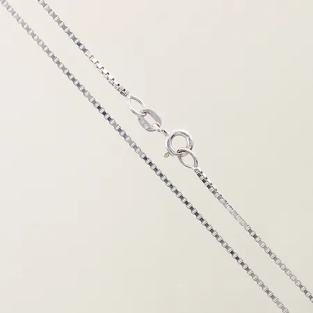 Kedja Venezia Guldfynd längd 41,5cm bredd 1,1mm, vitguld 18K Vikt: 3,8 g
