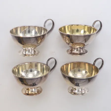4 Punschkoppar höjd 50mm, GAB, bucklor, 830/1000 silver Vikt: 126,6 g