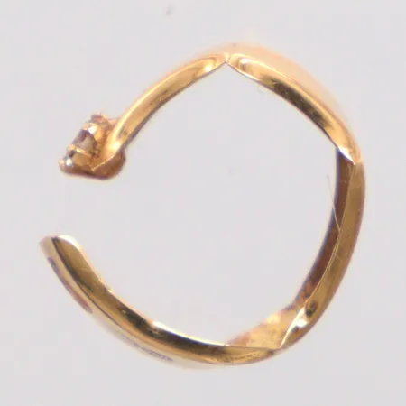 Ett udda örhänge Creol, vit sten, defekt trasigt, 18K Vikt: 0,4 g