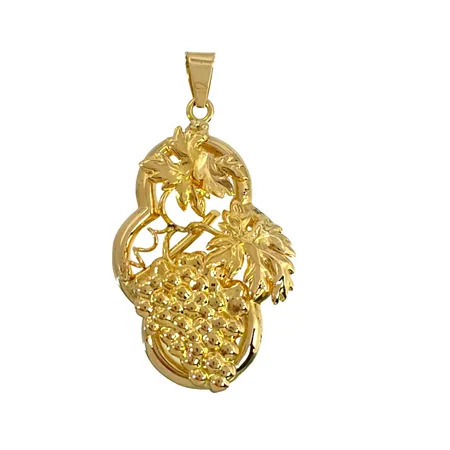 Hänge, 18K guld, ostämplad, längd inkl. ögla 41 mm, bredd 21 mm Vikt: 2,5 g