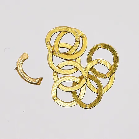 Diverse guld defekter 9K Vikt: 0,1 g