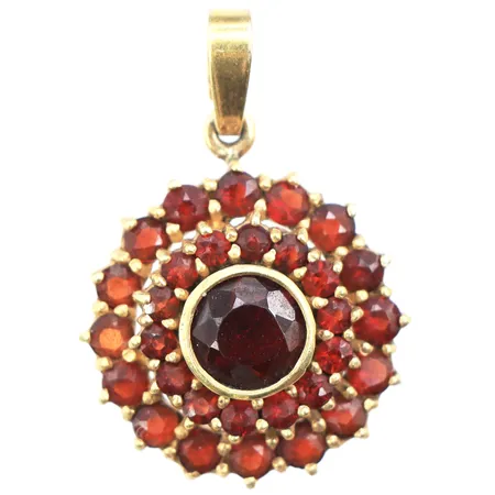 Hänge med granater,diameter ca 18.2 mm,förgyllt silver 925/1000. Vikt: 3,7 g