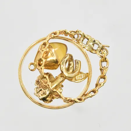 Diverse defekt guld med stenar, 18K. Vikt: 5,9 g