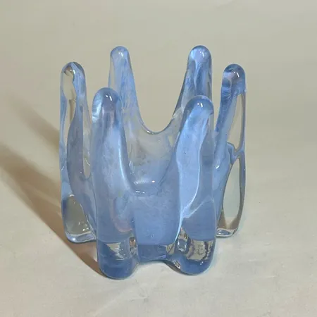 Ljuslykta Helix Olsson & Jensen 11cm bredd 11cm ljusblå Skickas med paket.