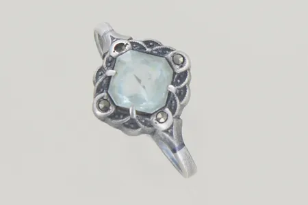 Ring med sten stl 17½ mm silver 925/1000 Vikt: 2 g