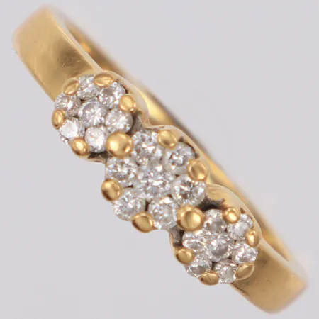 Ring med diamanter 21xca 0,01-0,03ct, stl 17, bredd 5,1mm, GHA, 18K  Vikt: 3,5 g