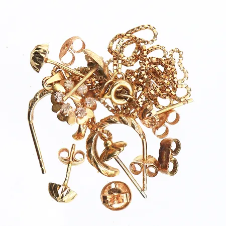 Diverse smycken med slitage och defekter,18k. Vikt: 6,4 g