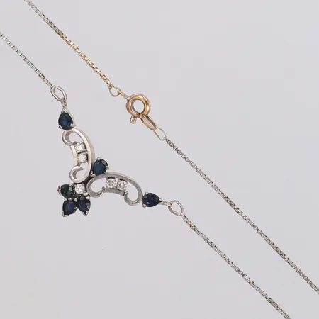 Collier med blå stenar och diamanter ca 0,20ct, längd 45cm, bredd 1-20mm, vitguld, 18K Vikt: 7,3 g