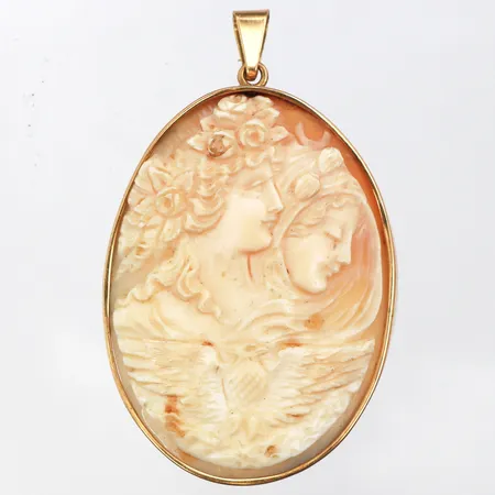 Hänge med camé Erikssons Guldsmedsaffär Östersund 1925,höjd ca 5 cm. Vikt: 14,6 g