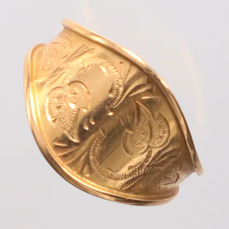 Ring stl 19, något skev, 18K Vikt: 3,5 g