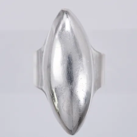 Ring Mexico stl: ca 15¾ bredd: ca 6mm Ø ca 30mm silver 925/1000 Vikt: 11,8 g