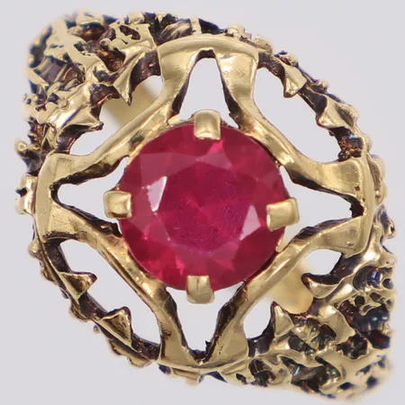 Ring med rosa sten, stl 16¾, bredd 13,4mm, 14K Vikt: 3,6 g