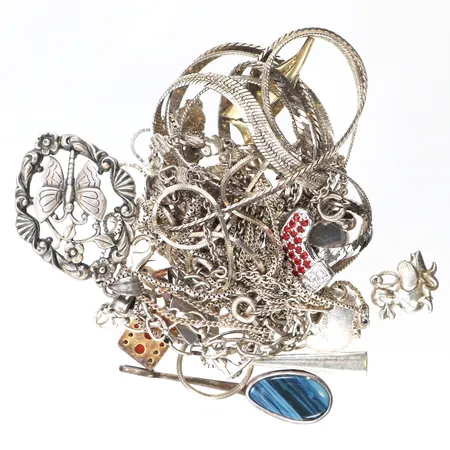 Diverse silversmycken 830-925/1000. Vikt: 69,3 g