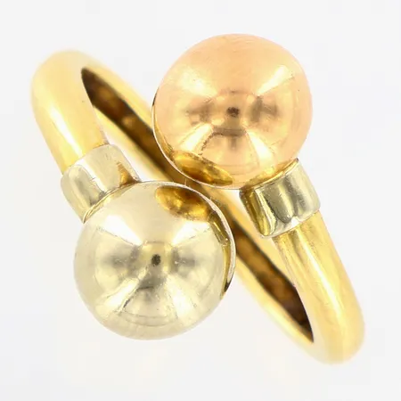 Ring, trefärgad guld, stl:17, bredd 2mm, ihålig, 18K Vikt: 4 g