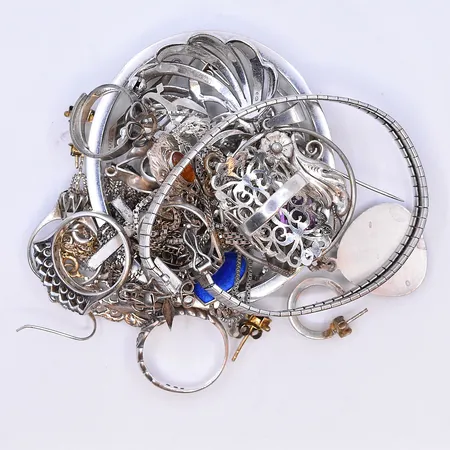 Diverse silver 830/1000. Vikt: 125,6 g