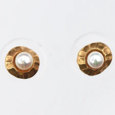 Örhängen paret med pärlor,diameter ca 6.5 mm, bucklor, 18k. Vikt: 0,8 g