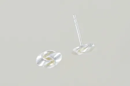 Ett par örhängen ploppar saknas silver 925/1000 Vikt: 0,3 g