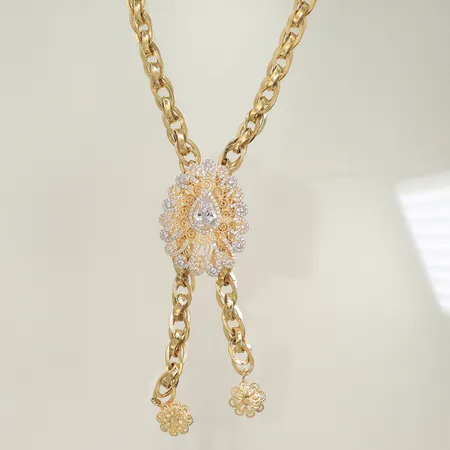 Halsband intergrerat hänge med vita stenar, längd 55cm bredd 9mm, hänge 11x3,3cm, 14K 32,6g totalt. 