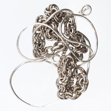 Trasigt silver 830/1000. Vikt: 16,8 g