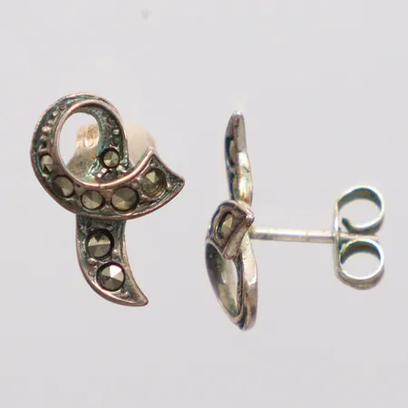 Ett par örhängen med markasiter 1,5cm silver 830/1000  Vikt: 2,2 g