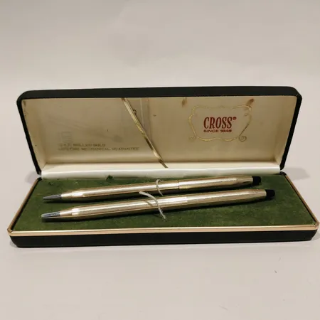 2 Pennor Cross, bläckpenna och blyertspenna, 13,5cm, med slitet orginaletui, gold filled 12K.