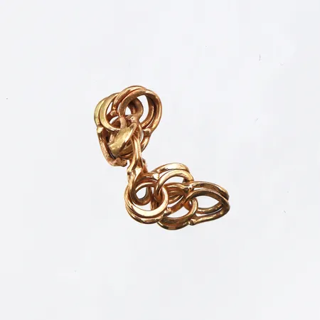 Trasigt guld 18k. Vikt: 0,5 g