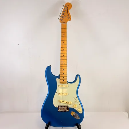 Elgitarr American Performer 2023 certifikat, modell 0114912302 serienr US23030422, mjukt fodral. Skickas med Bussgods eller PostNord