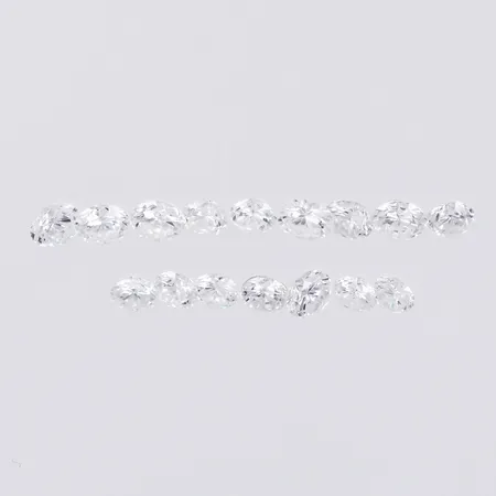 Lösa diamanter ca 16 x 0,02 - 0,05ct totalt ca 0,76ct W-TCr/Si-P Vikt: 0 g