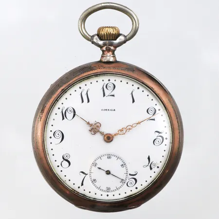 Fickur Omega, diameter ca 5 cm, boettnr: 3428060, tickar igång men ej funktionstestad, slitage, silver, bruttovikt: 92,8g.