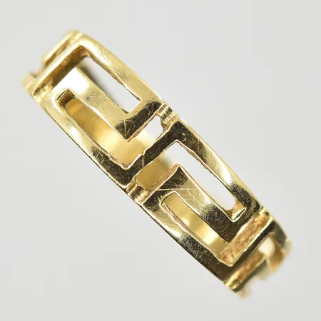 Ring med meandermönster stl:15¼ bredd 3-5 mm, 14K. Vikt: 1,5 g