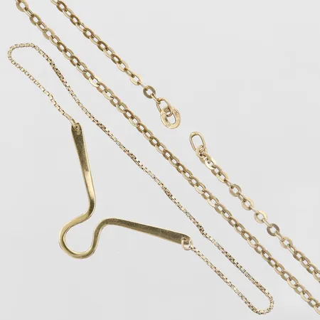 Två kedjor defekt, 18K  Vikt: 6,9 g