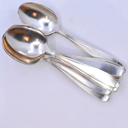 12 skedar längd 10,5 cm, silver 830/1000. Vikt: 145,6 g