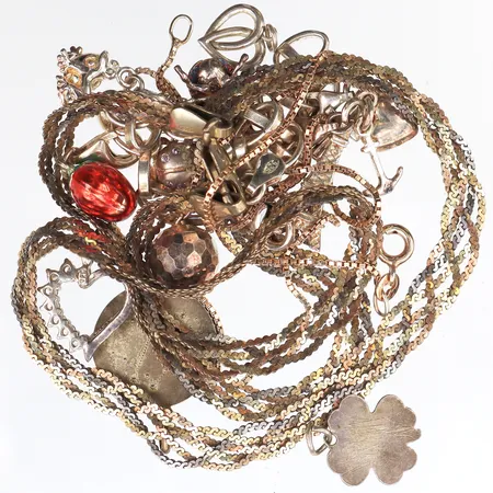 Diverse silversmycken,något defekt. Vikt: 37,7 g