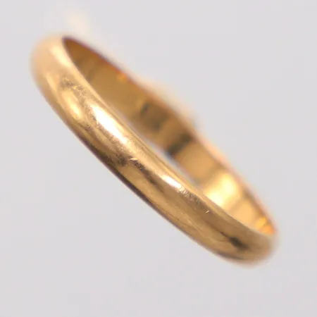 1 Ring slät stl:18¼, gravyr, 18k  Vikt: 2,1 g