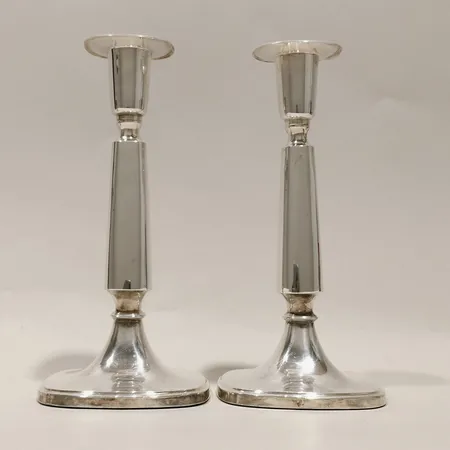 Ett par ljusstakar höjd 18cm, gravyr på ena, repiga, Ceson Guldvaru Ab År 1986, fyllda, Silver 830/1000 Bruttovikt:440g Vikt: 440 g