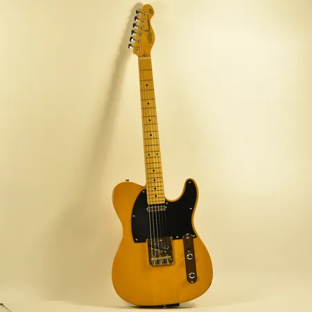 Elgitarr Vintage Reissued Series V52, serienr 21020162, Wilkinson, fint skick, mjukt fodral. Vikt: 0 g Skickas med postpaket.