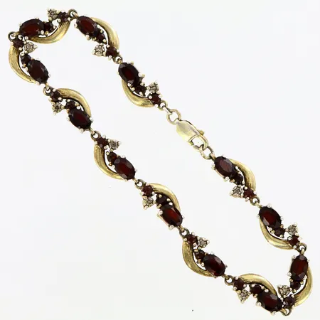 Armband med granater och vita stenar, längd:20cm förgyllt silver, bredd:9mm, GFAB, färgbortfall, 925/1000 Silver.  Vikt: 11,8 g