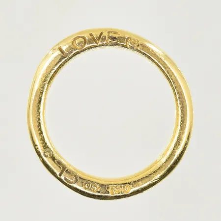 Ring Love Ole Lynggaard design Charlotte Lynggaard stl:16¼, bredd 3-4 mm, gravyr, 18K. Vikt: 6,1 g
