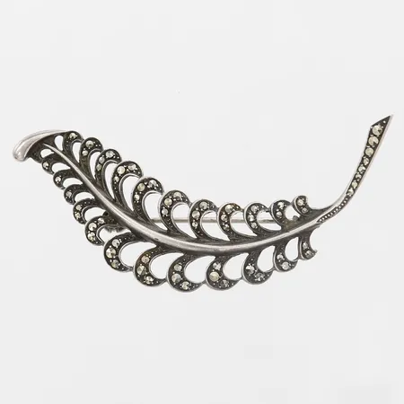 Brosch med markasiter, längd 62mm, bredd 17mm, silver 830/1000 Vikt: 7,7 g