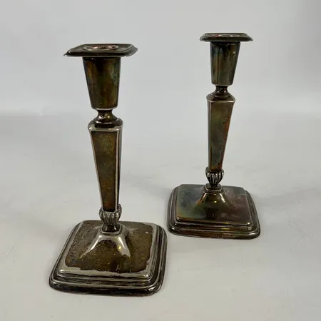 Ljusstakar paret,höjd ca 20 cm,vikt med fyllning 542 gram,silver 835/1000. Vikt: 542 g