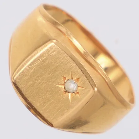 Klackring med vit sten, stl:20, bredd 14mm, Ceson år 1978, 18K Vikt: 3,6 g