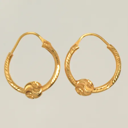 Ett par örhängen med kulor 19x16mm, 21K, 1,2g 