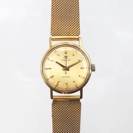 Herrur Tissot Sea Star,diameter ca 33.3 mm,tickar igång men ej funktionstestad,någon repa,stål/gulmetall.