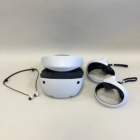 Sony Playstation VR2-headset med handkontroller, CFI-ZVR1, serienummer: G131OOK1J11798548, bruksskick, kartong, skadad kartong.