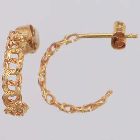 Örhängen Bismarck längd 13-13,4mm, bredd 3,2mm, något skeva, 18K  Vikt: 1,2 g