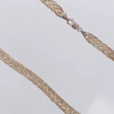 Collier flätat längd 43cm, bredd 8mm, Guldfynd, 925/1000 silver Vikt: 22,6 g