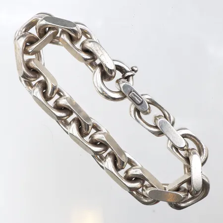 Armband "Kätting" stämplat Italien,längd ca 23 cm,bredd 4.9-12.8 mm,silver 925/1000. Vikt: 141 g