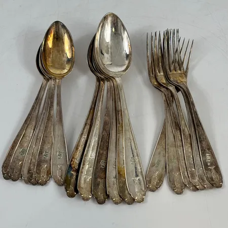 Bestick 18 st modell Vasa,längd ca 18-20 cm,silver 830/1000. Vikt: 721 g