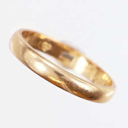 Ring slät stl:15 bredd: 3mm, gravyr, 18K Vikt: 1,8 g