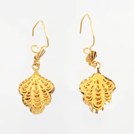 Ett par örhängen 45x15mm, mindre skevheter, 21K Vikt: 4,8 g